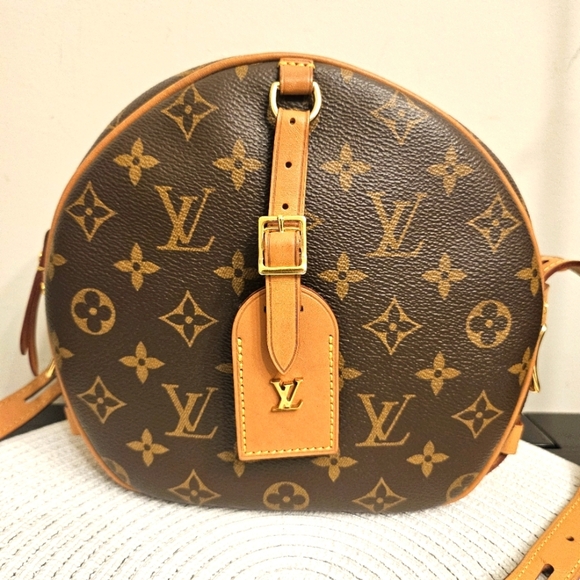 Louis Vuitton Boite Chapeau MM Crossbody Bag - Picture 1 of 14